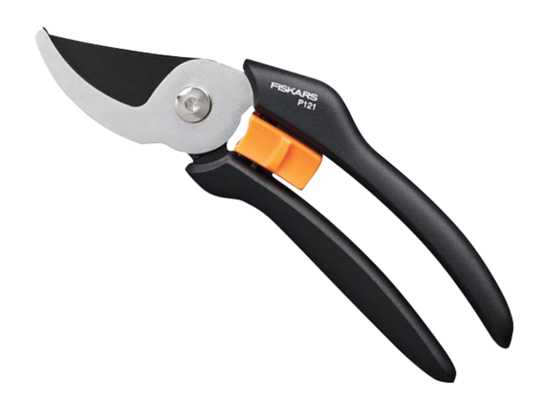 Fiskars P121 Solid™ Bypass Pruner 1057160
