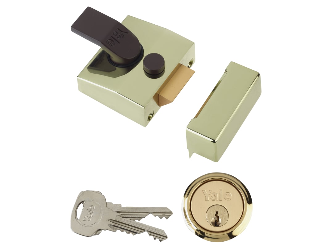 Yale Locks 85 Deadlocking Nightlatch 40mm Backset Brasslux Finish Box 6.30085E+11