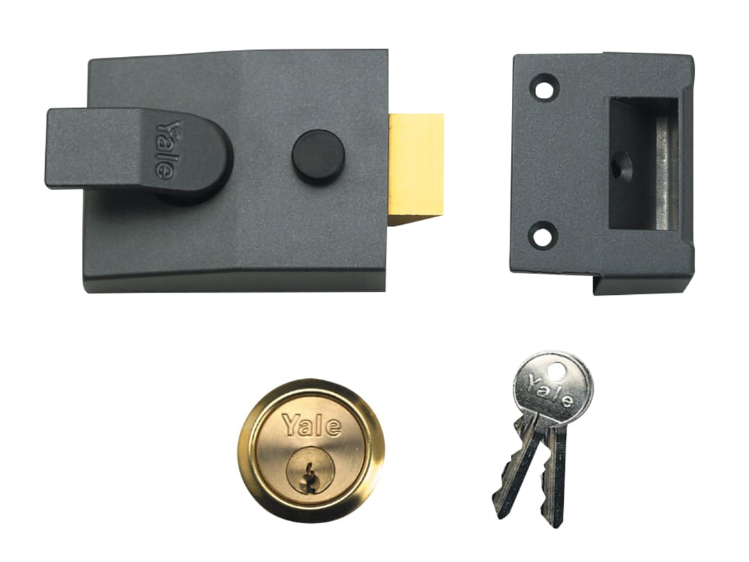 Yale Locks 88 Standard Nightlatch 60mm Backset DMG Finish Satin Chrome Cylinder Box 6.30088E+11