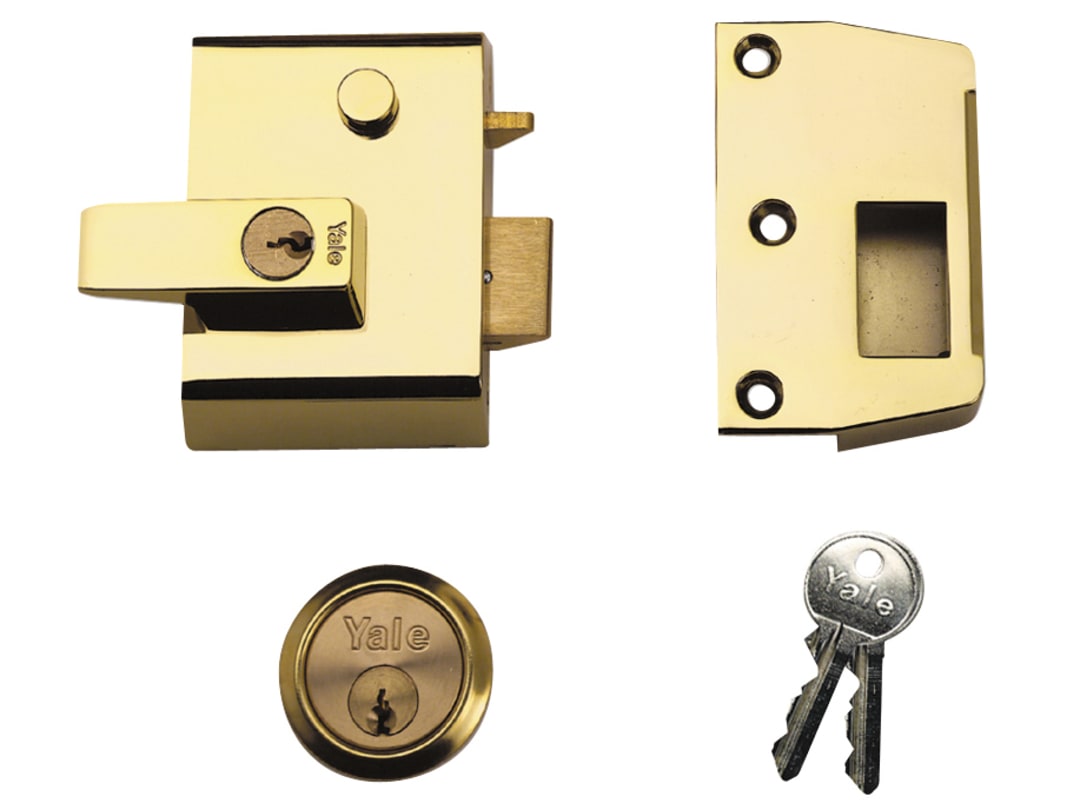 Yale Locks P2 Double Security Nightlatch 40mm Backset Brasslux Finish Visi 6.30002E+11