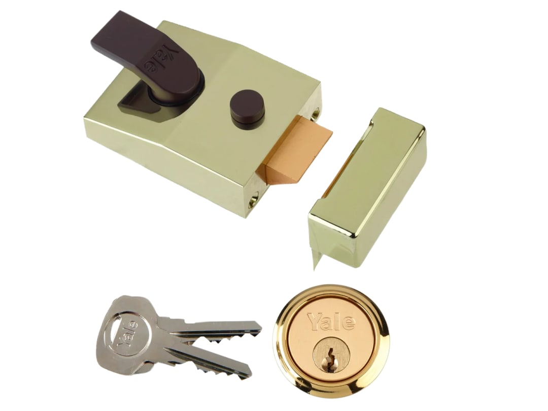 Yale Locks P89 Deadlock Nightlatch 60mm Backset Brasslux Finish Visi 6.30089E+11