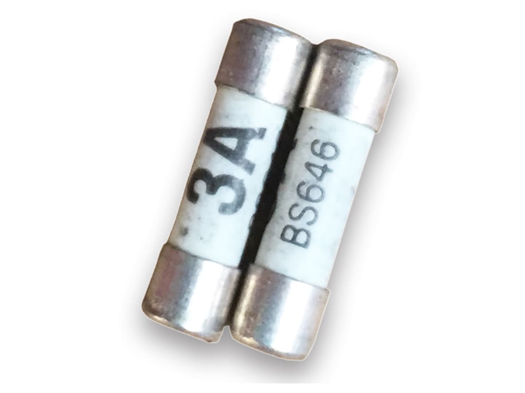Dencon BS646 Fuses 3 Amp x 2 SM3/2NB SM3/2NB