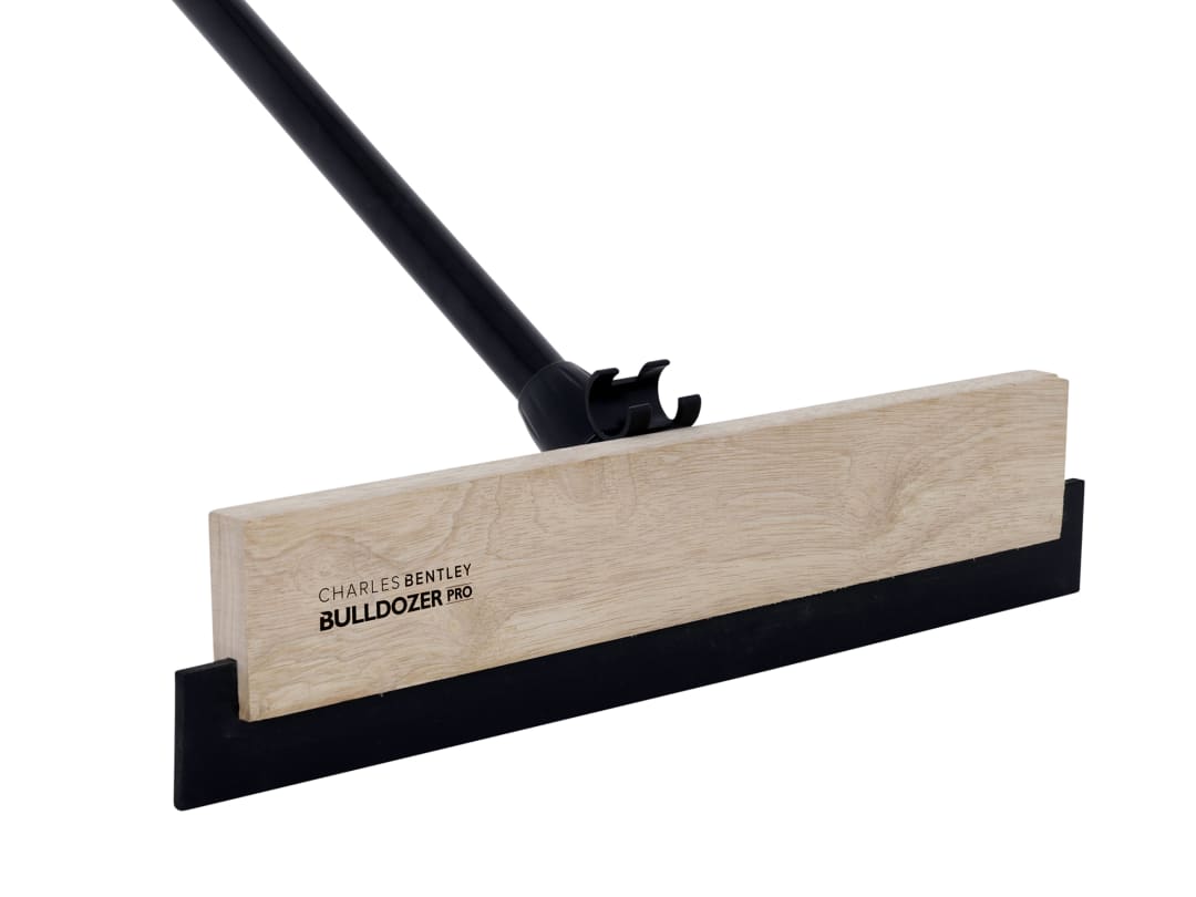 Bulldozer Pro Wooden Squeegee 18in HQ.GG.22/C4
