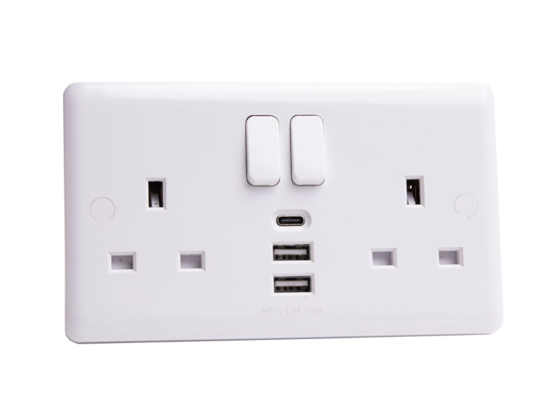 Deta Vimark Switched Socket 2-Gang + 3 USB Ports 13A VC1288